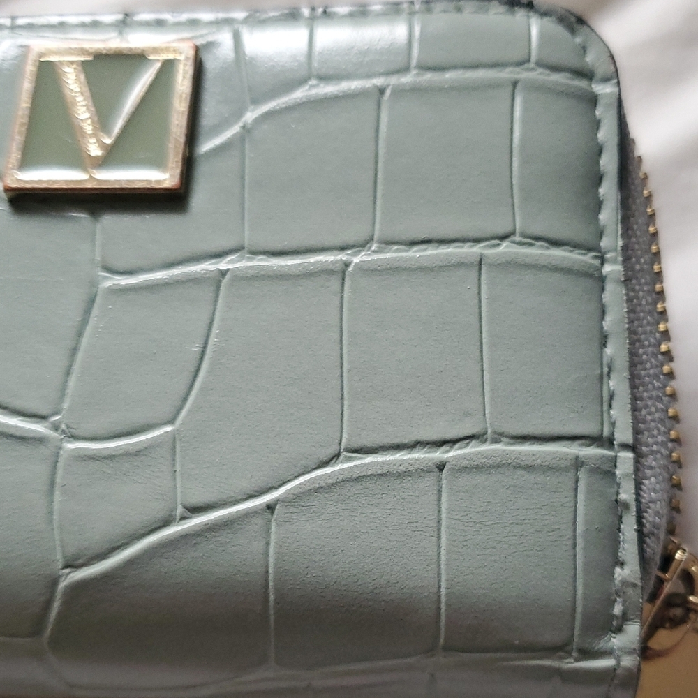 Victoria's Secret Mint Green Crocodile Textured Wallet - Picture 7 of 8